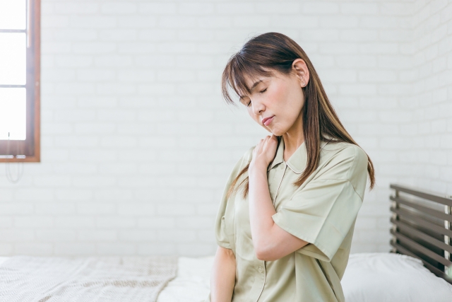 肩こりに悩む方のイメージ 新松戸の整体 新松戸オリーブの木整体院