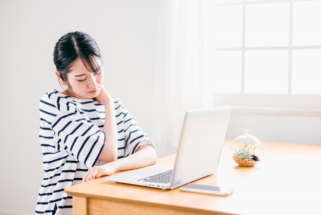 肩こりに悩む方のイメージ 新松戸の整体 新松戸オリーブの木整体院