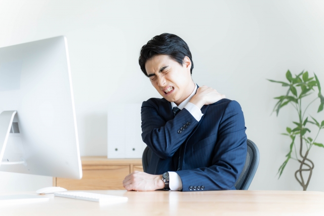 肩こりに悩む方のイメージ 新松戸の整体 新松戸オリーブの木整体院