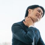 肩こりに悩む方のイメージ 新松戸の整体 新松戸オリーブの木整体院