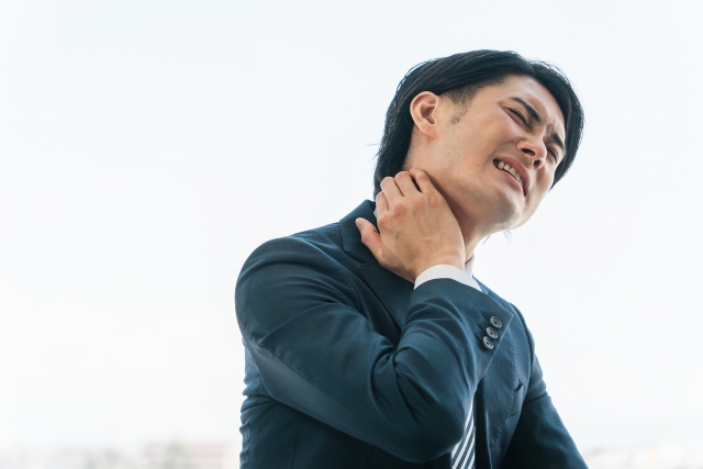 肩こりに悩む方のイメージ 新松戸の整体 新松戸オリーブの木整体院