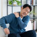 肩こりに悩む方のイメージ 新松戸の整体 新松戸オリーブの木整体院