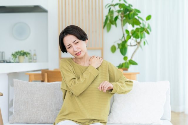 肩こりに悩む方のイメージ 新松戸の整体 新松戸オリーブの木整体院