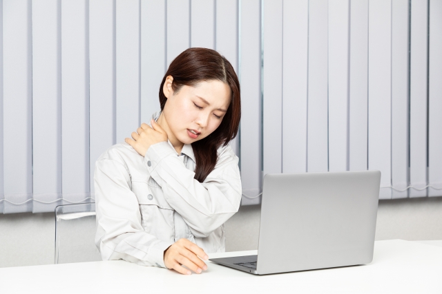 肩こりに悩む方のイメージ 新松戸の整体 新松戸オリーブの木整体院