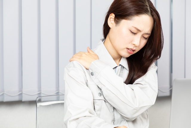 肩こりに悩む方のイメージ 新松戸の整体 新松戸オリーブの木整体院