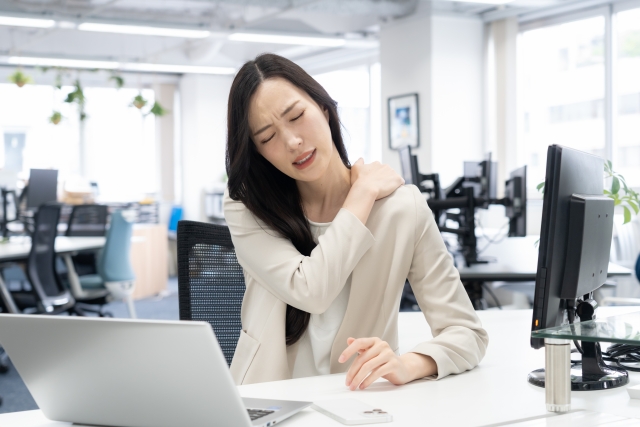 肩こりに悩む方のイメージ 新松戸の整体 新松戸オリーブの木整体院