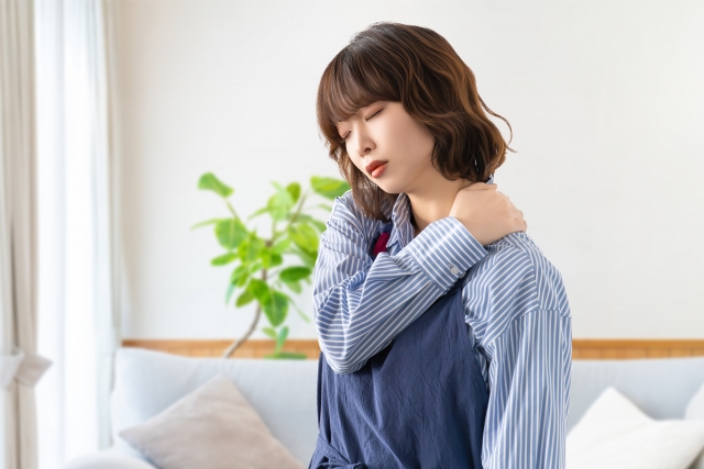 肩こりに悩む方のイメージ 新松戸の整体 新松戸オリーブの木整体院