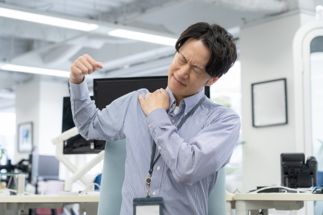 肩こりに悩む方のイメージ 新松戸の整体 新松戸オリーブの木整体院