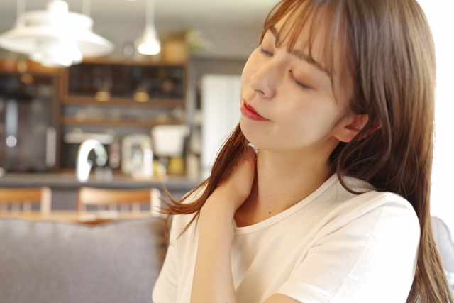 肩こりに悩む方のイメージ 新松戸の整体 新松戸オリーブの木整体院