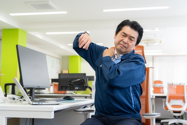 肩こりに悩む方のイメージ 新松戸の整体 新松戸オリーブの木整体院