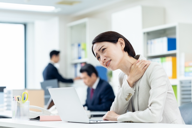 肩こりに悩む方のイメージ 新松戸の整体 新松戸オリーブの木整体院