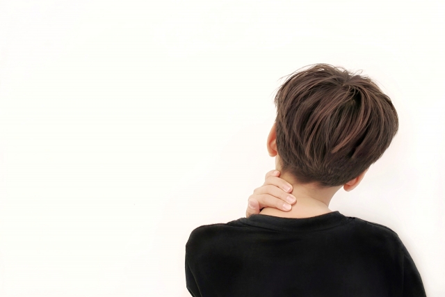 肩こりに悩む方のイメージ 新松戸の整体 新松戸オリーブの木整体院