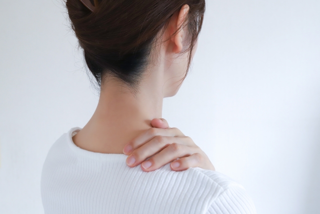 肩こりに悩む方のイメージ 新松戸の整体 新松戸オリーブの木整体院